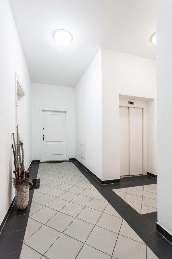 Apartma Linda 1880 Karlovy Vary Kültér fotó